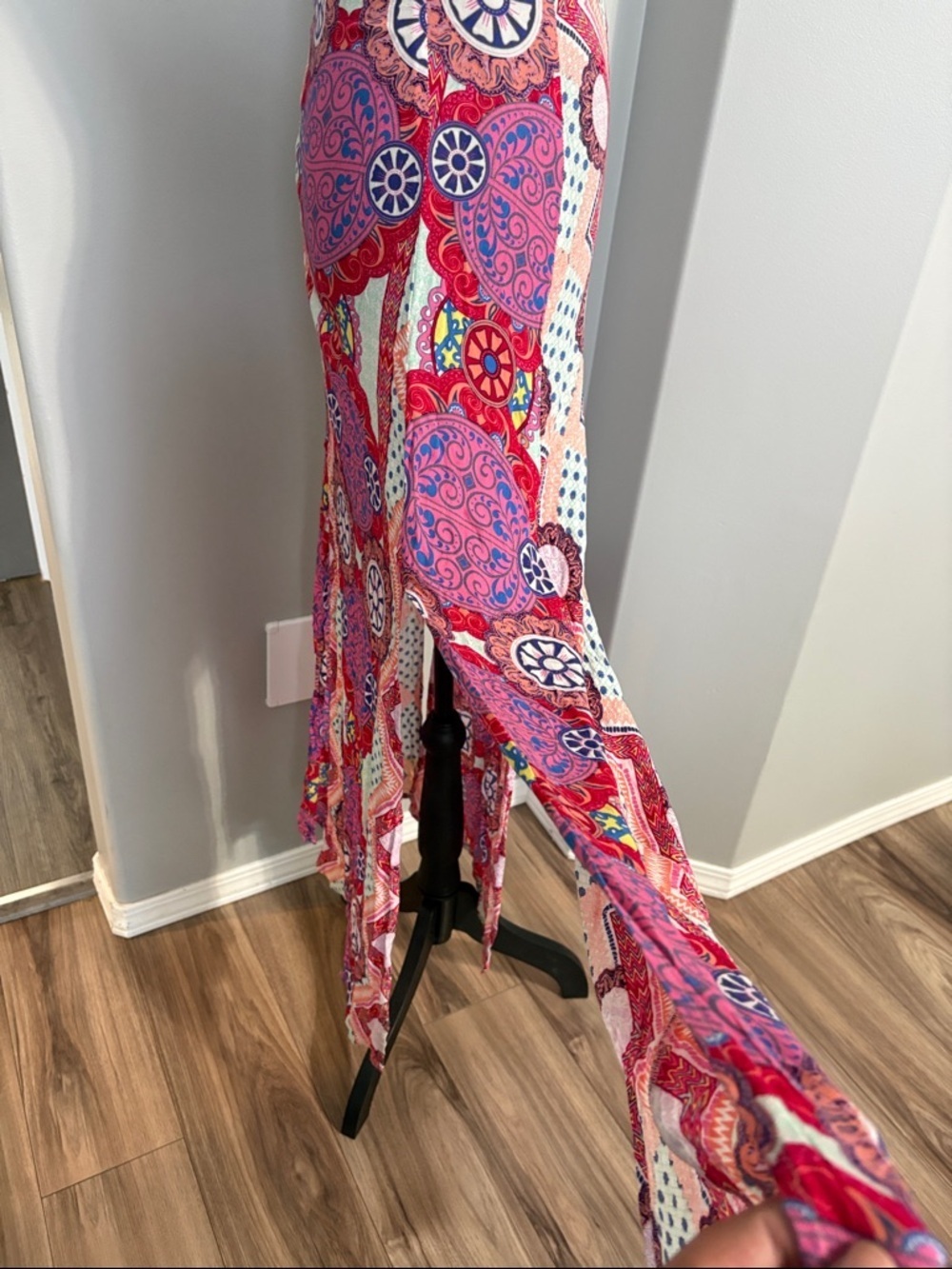 MINKPINK Pink Multi Geometric Print Maxi Skirt with 4 Side Slit - Picture 7 of 9